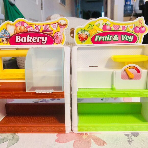 Shopkins Bakery & Fruit Veg Playsets, Partial Sets (No Mixer, Juicer, Figures) - Picture 1 of 4